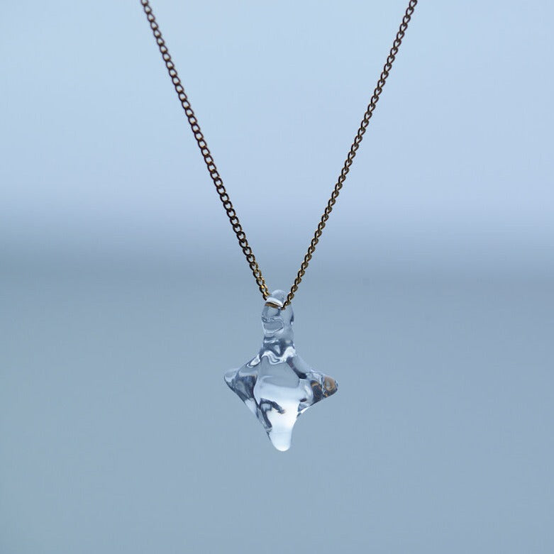 Hikari ネックレス