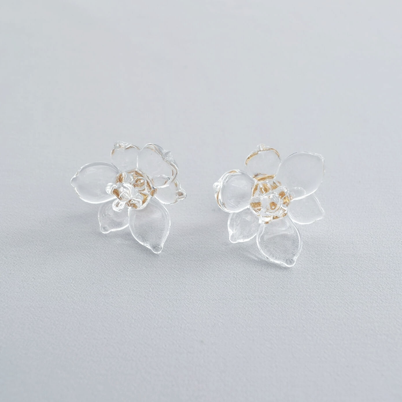 ミズアオイ ピアス
