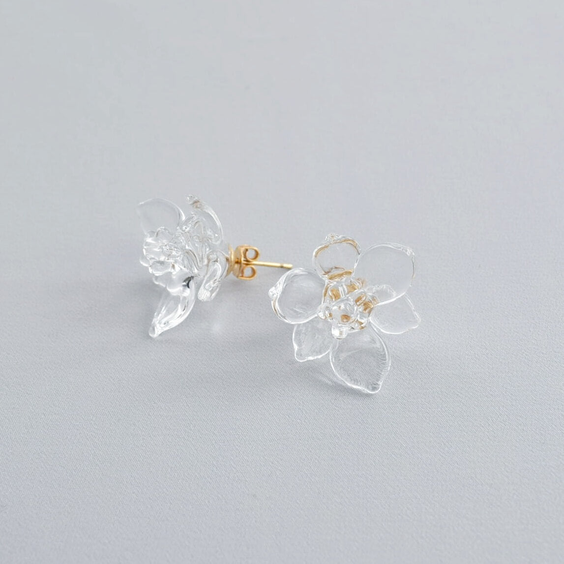 ミズアオイ ピアス