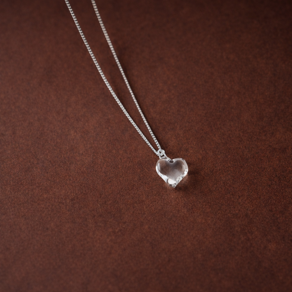 ハート　クリア　ネックレス(金具シルバーVer.)
