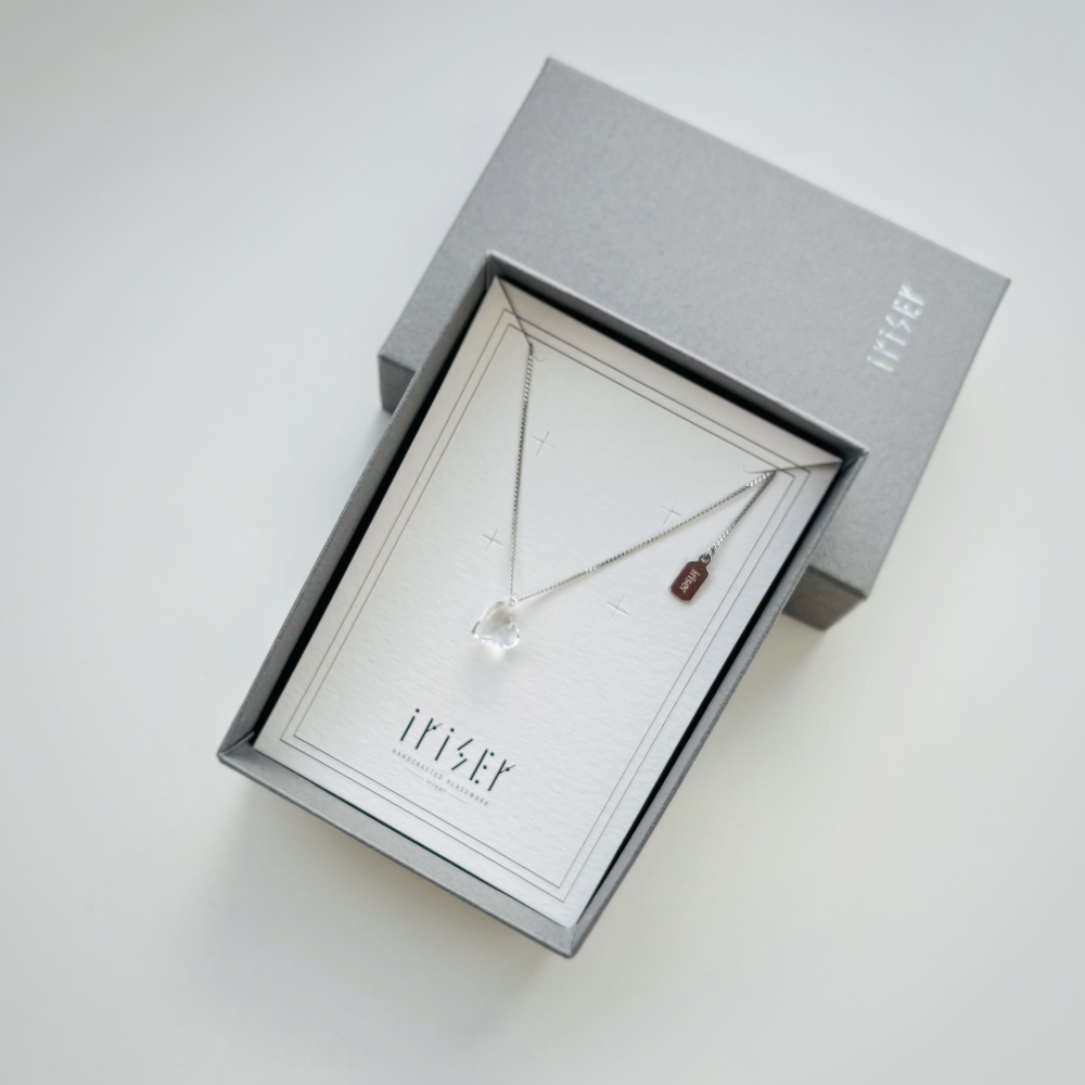 ハート　クリア　ネックレス(金具シルバーVer.)