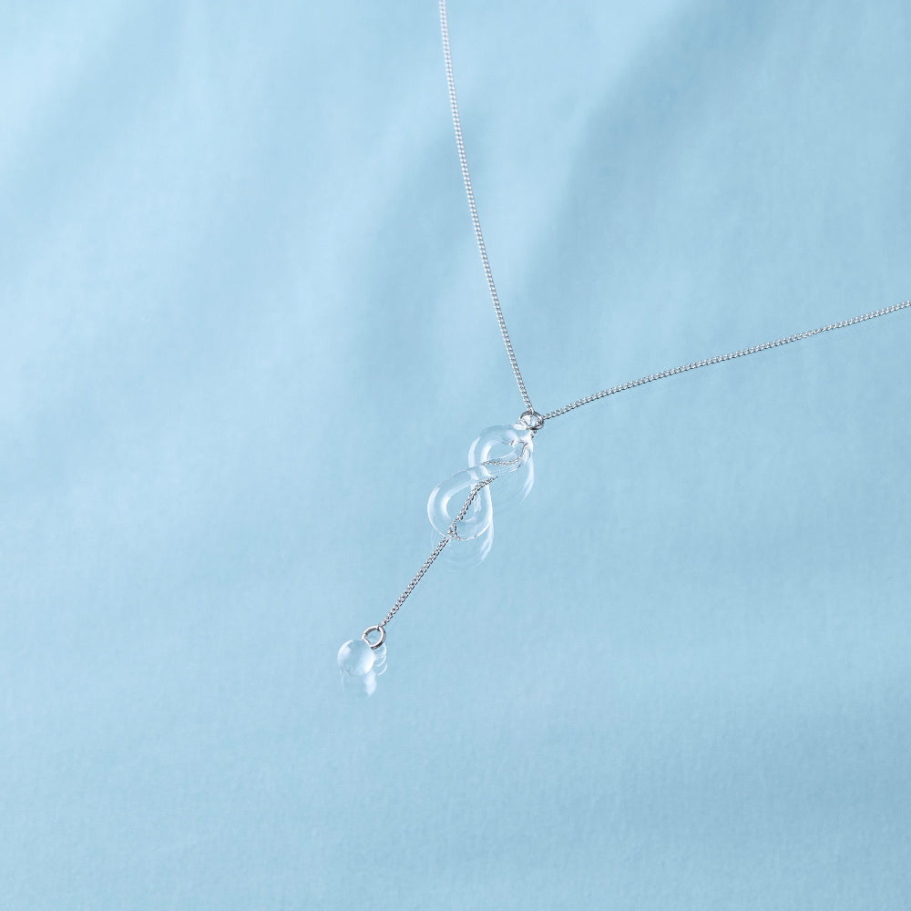 アンフィニ　クリア　ネックレス