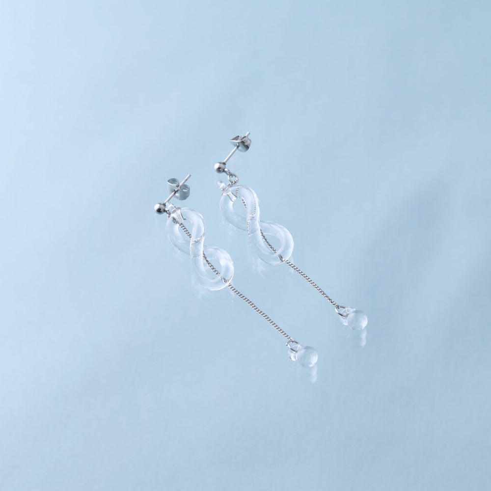 アンフィニ　クリア　ピアス