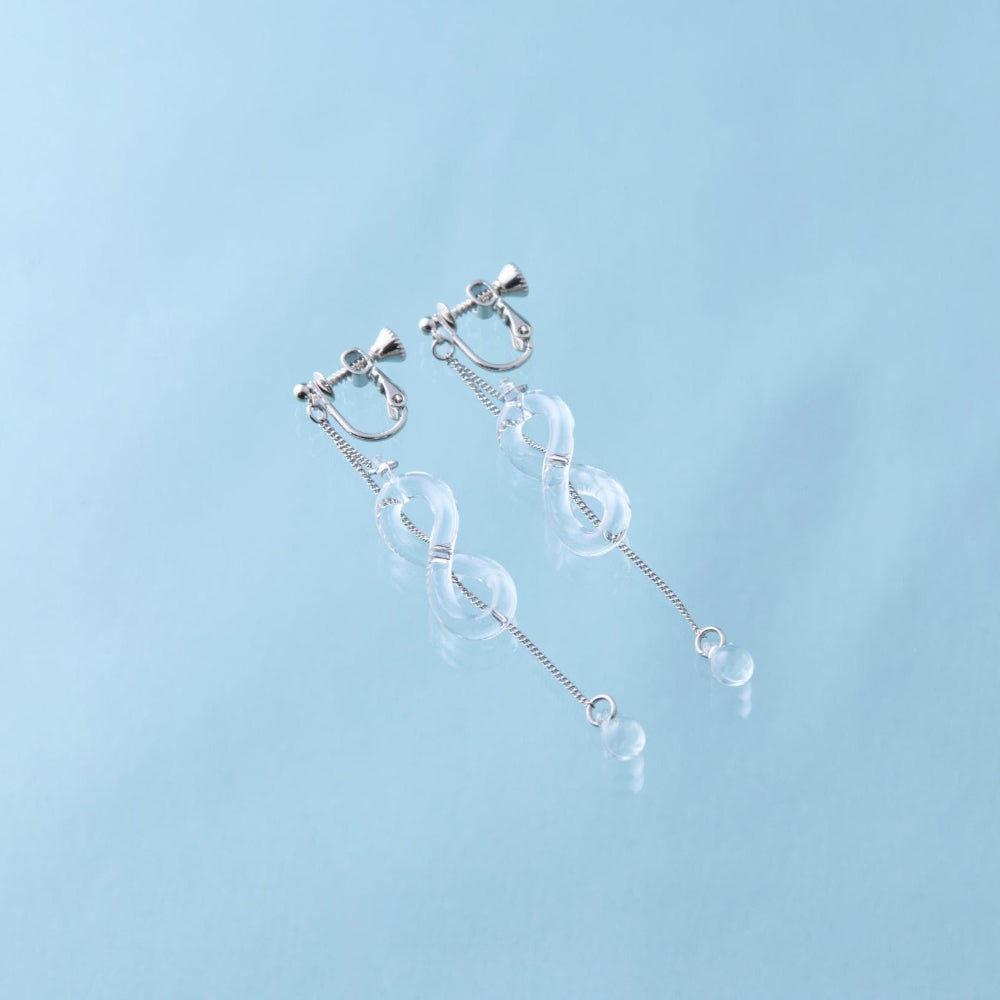 アンフィニ　クリア　イヤリング