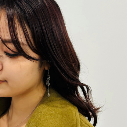 アンフィニ　クリア　イヤリング