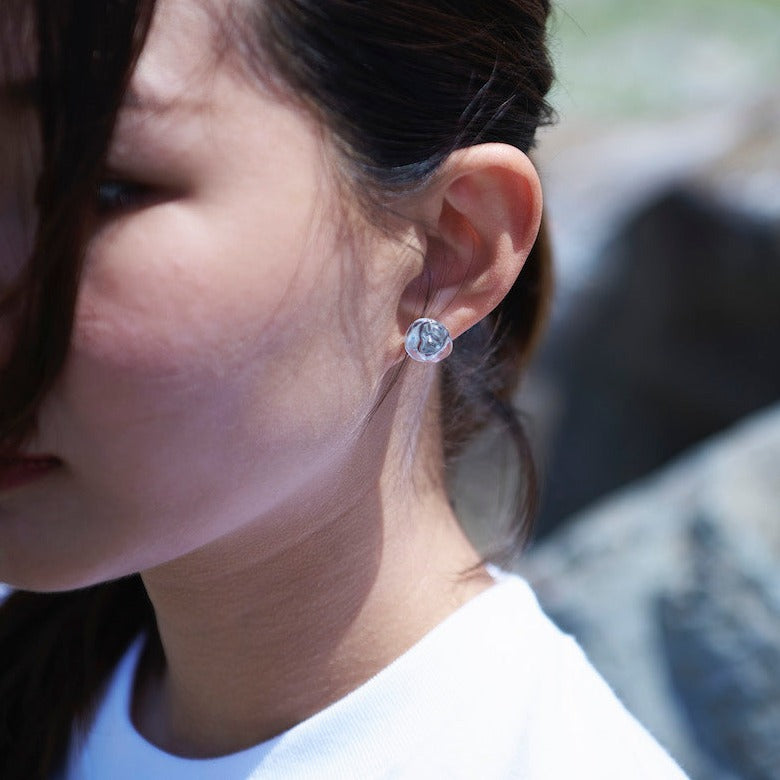 Gensekiピアス カジュアルスタイルに