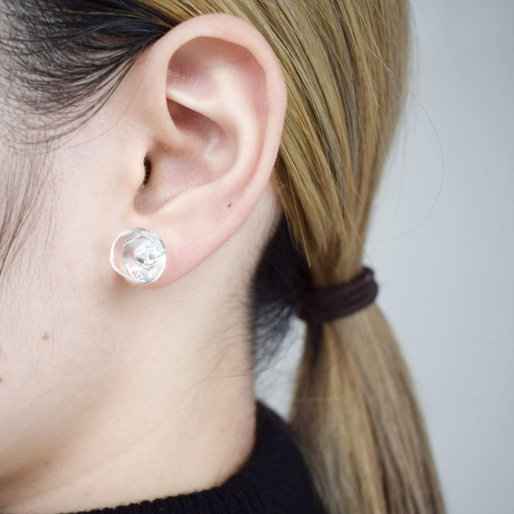 Gensekiピアス モードな雰囲気にも