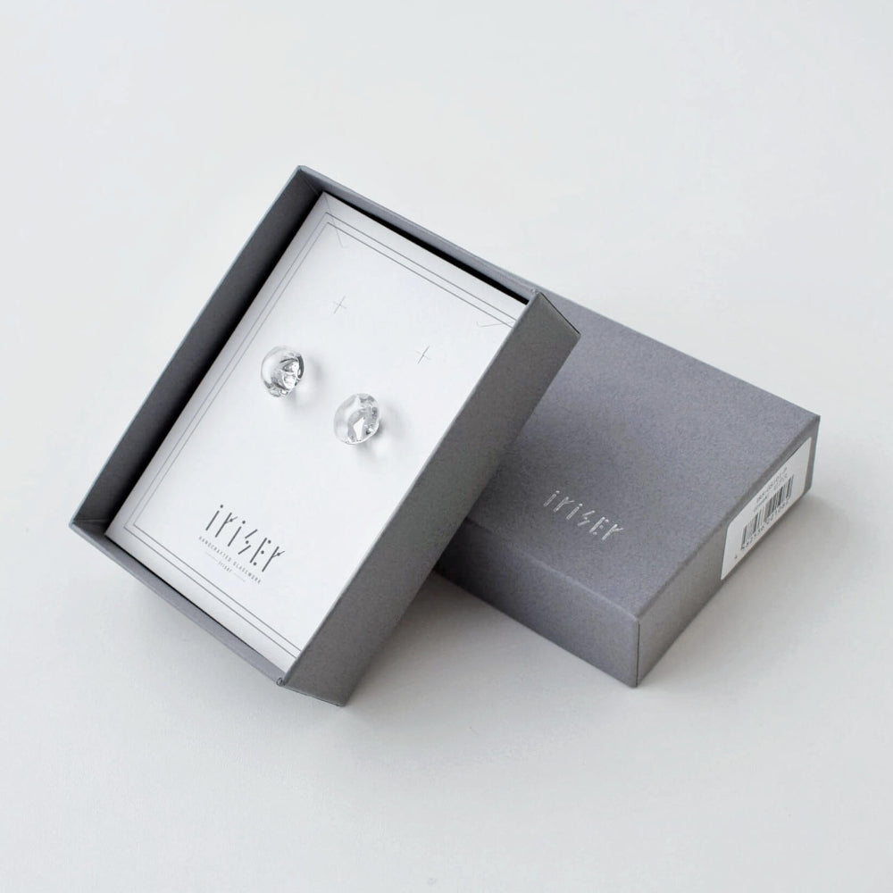 Gensekiピアス 台紙に固定してお届けだから安心