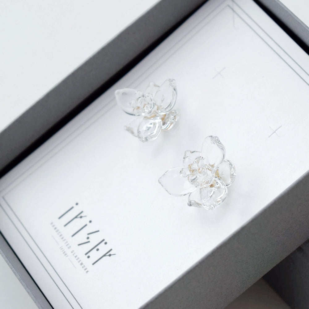 ミズアオイ　ピアス