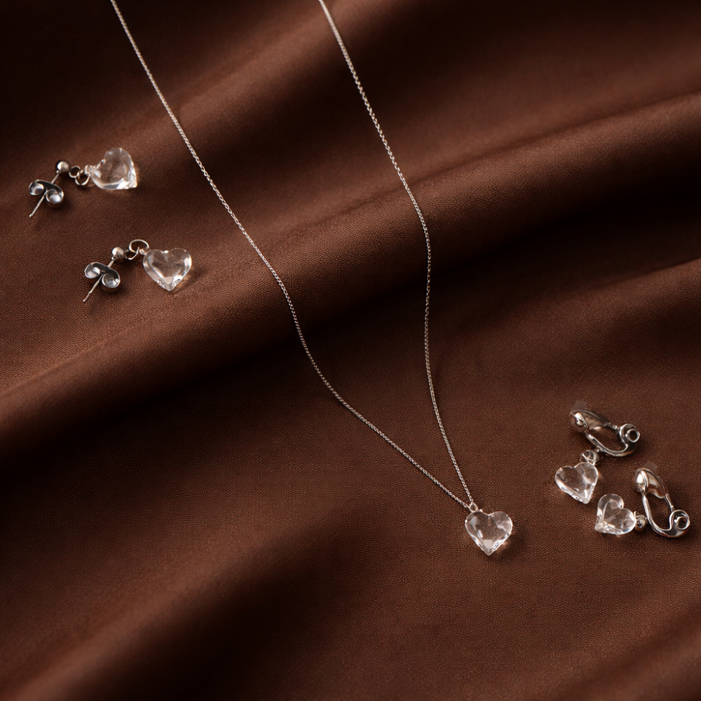 ハート　クリア　イヤリング（金具シルバー）